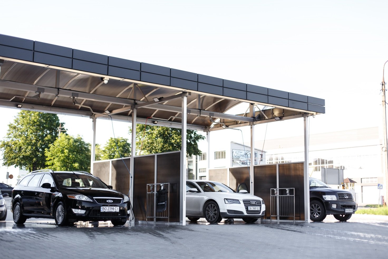 Розмір побудованої компанією «LuxWash», автомийки самообслуговування на 3 пости