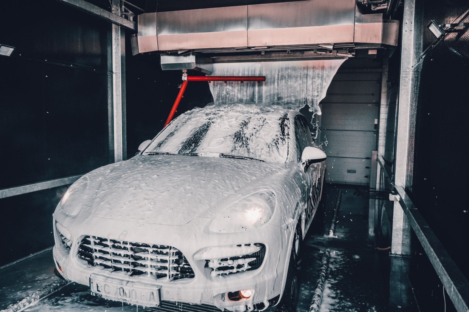 Особливості та функціональні можливості роботизованої безконтактної мийки самообслуговування «LuxCyber»