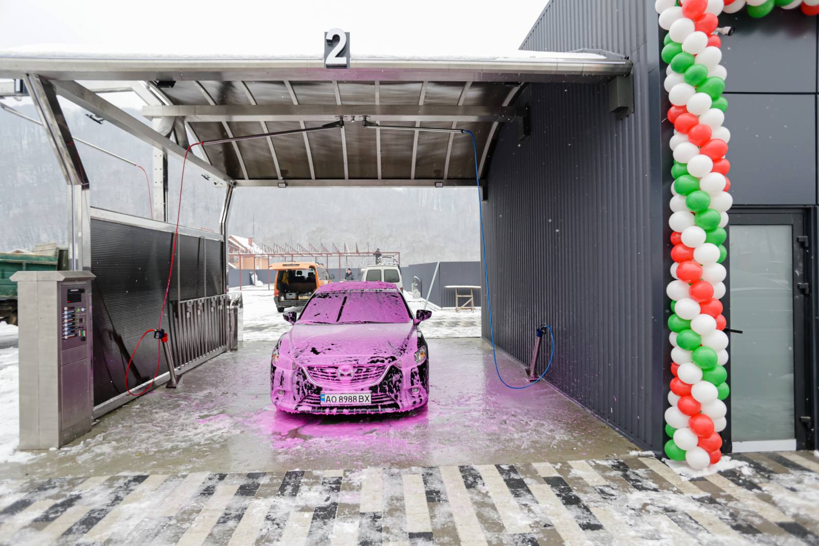 Яку автомийку самообслуговування варто обрати автовласнику взимку