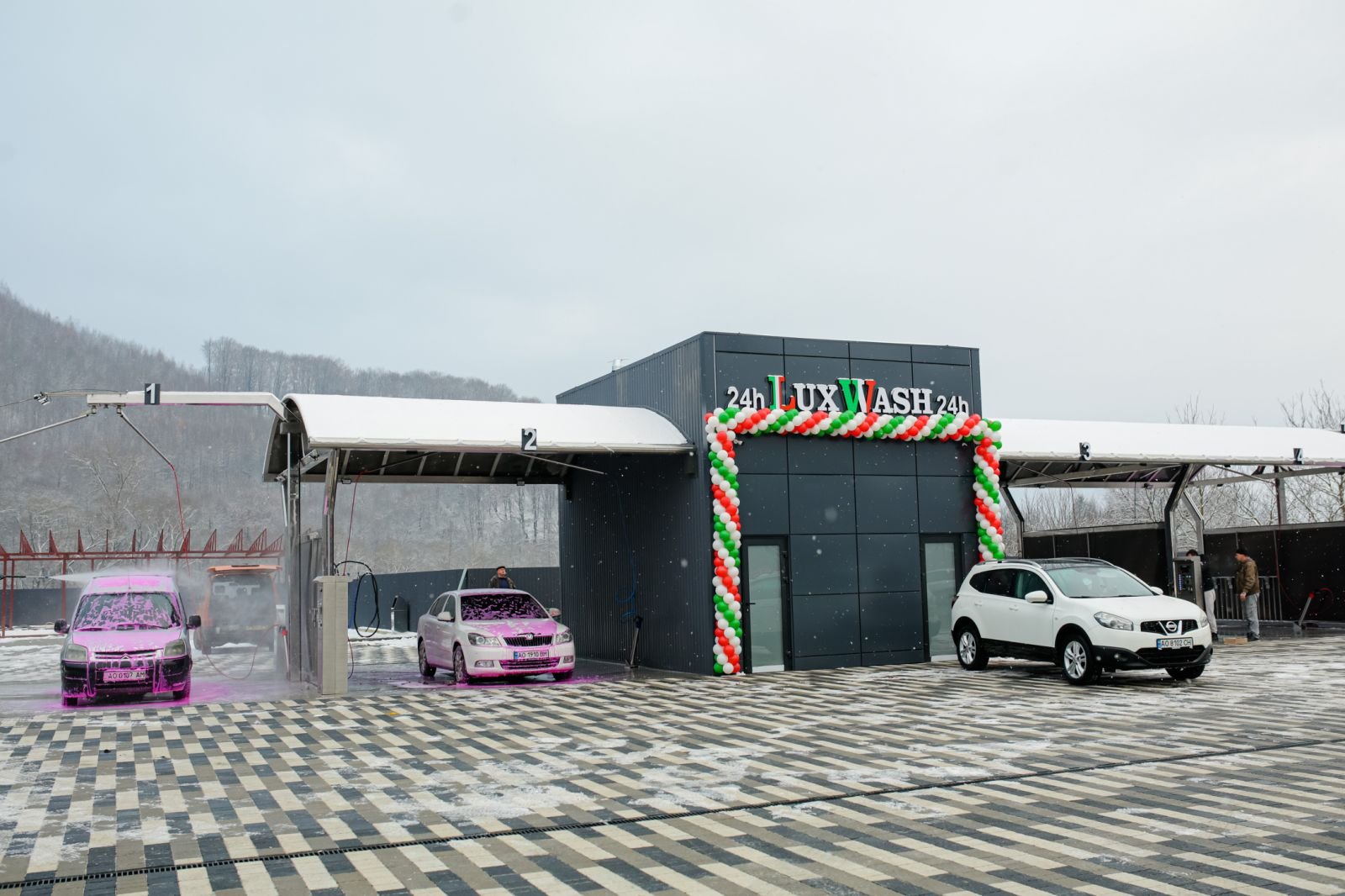 Будівництво автомийки самообслуговування із сендвіч-панелей під ключ