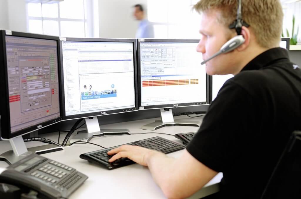 Франшиза автомийки самообслуговування: цілодобова інформаційна підтримка партнерів