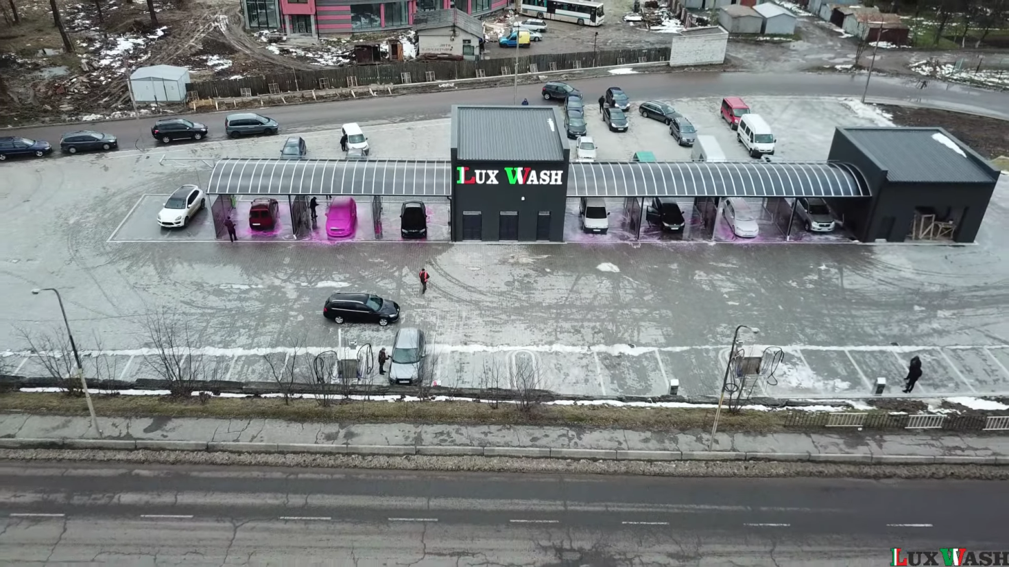 Загальний вид мийки самообслуговування на 7 постів