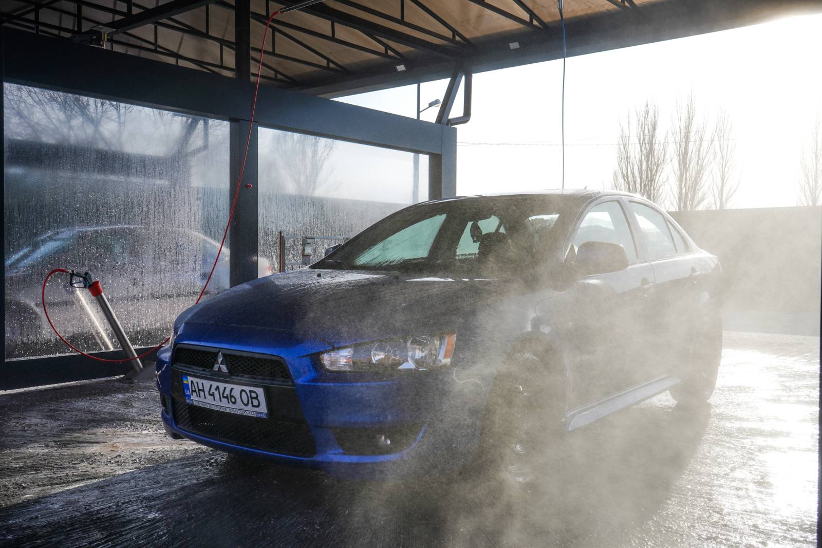 Що краще - купити апарат для миття додому або обслуговувати автомобіль на автомобільній мийці самообслуговування