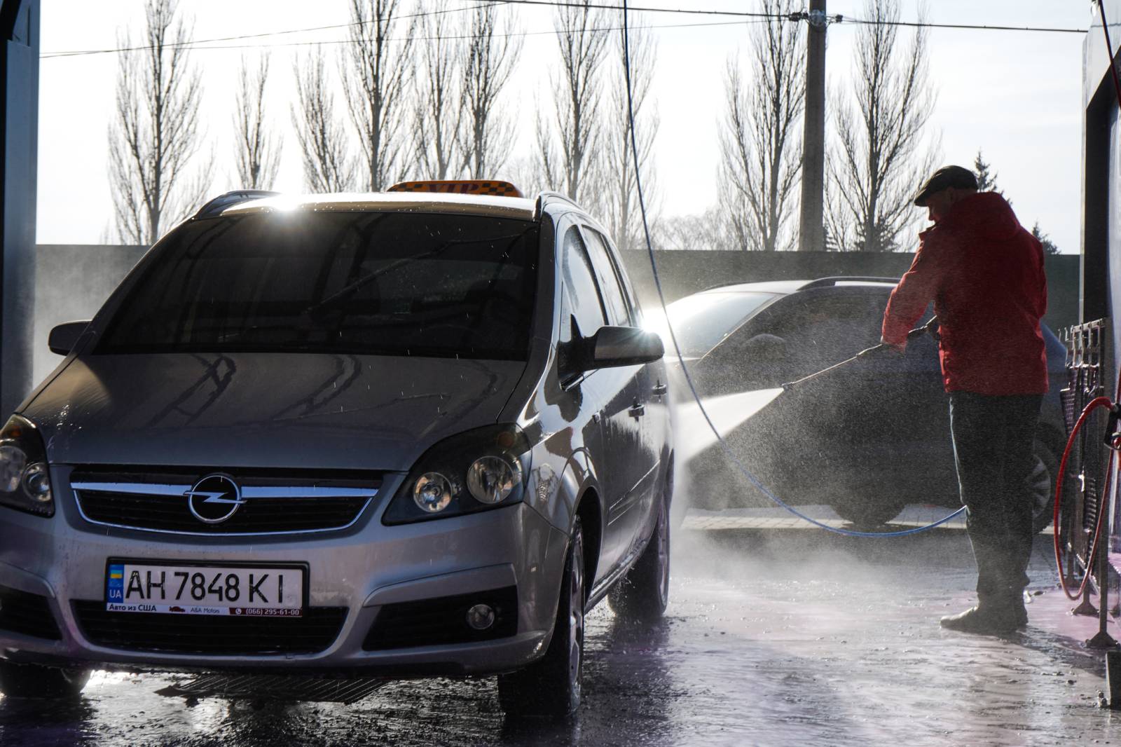 Як правильно взимку мити автомобіль на мийці самообслуговування