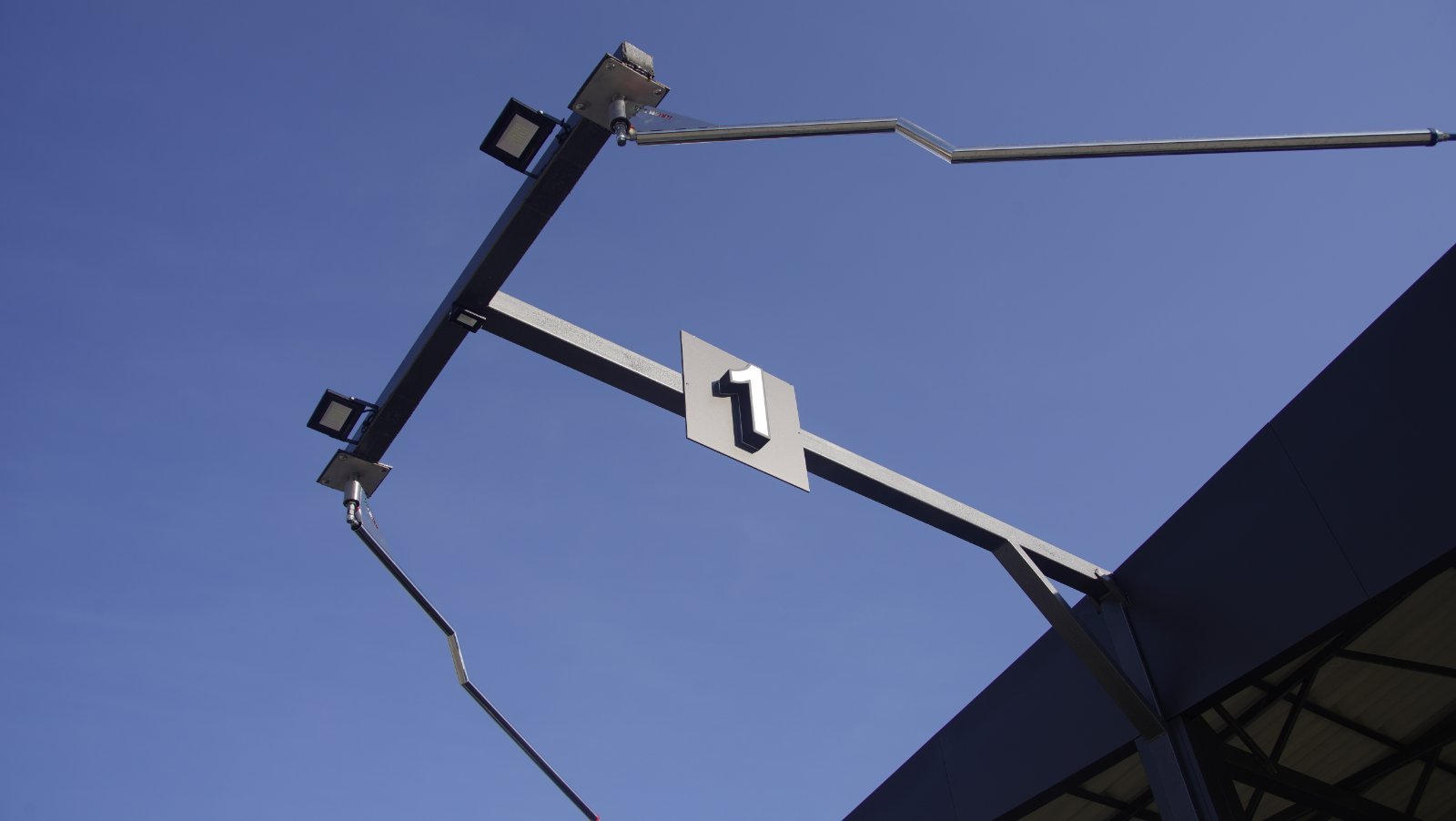 Продаж якісного та продуктивного обладнання для автомийок самообслуговування відомих світових брендів