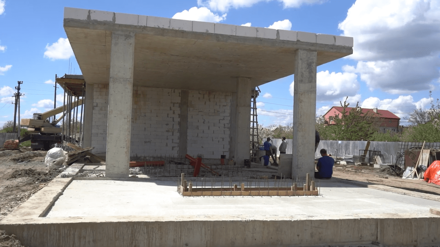 Підлога посту автомийки з чистового бетону