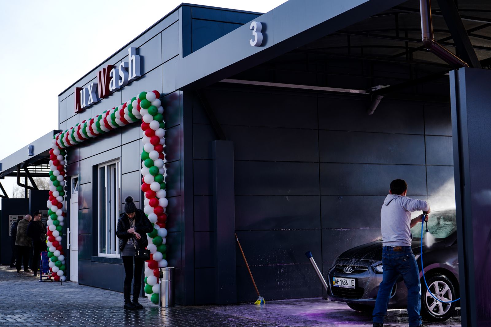 Компанія «LuxWash» — найкращий вибір партнера для будівництва автомобільної мийки самообслуговування