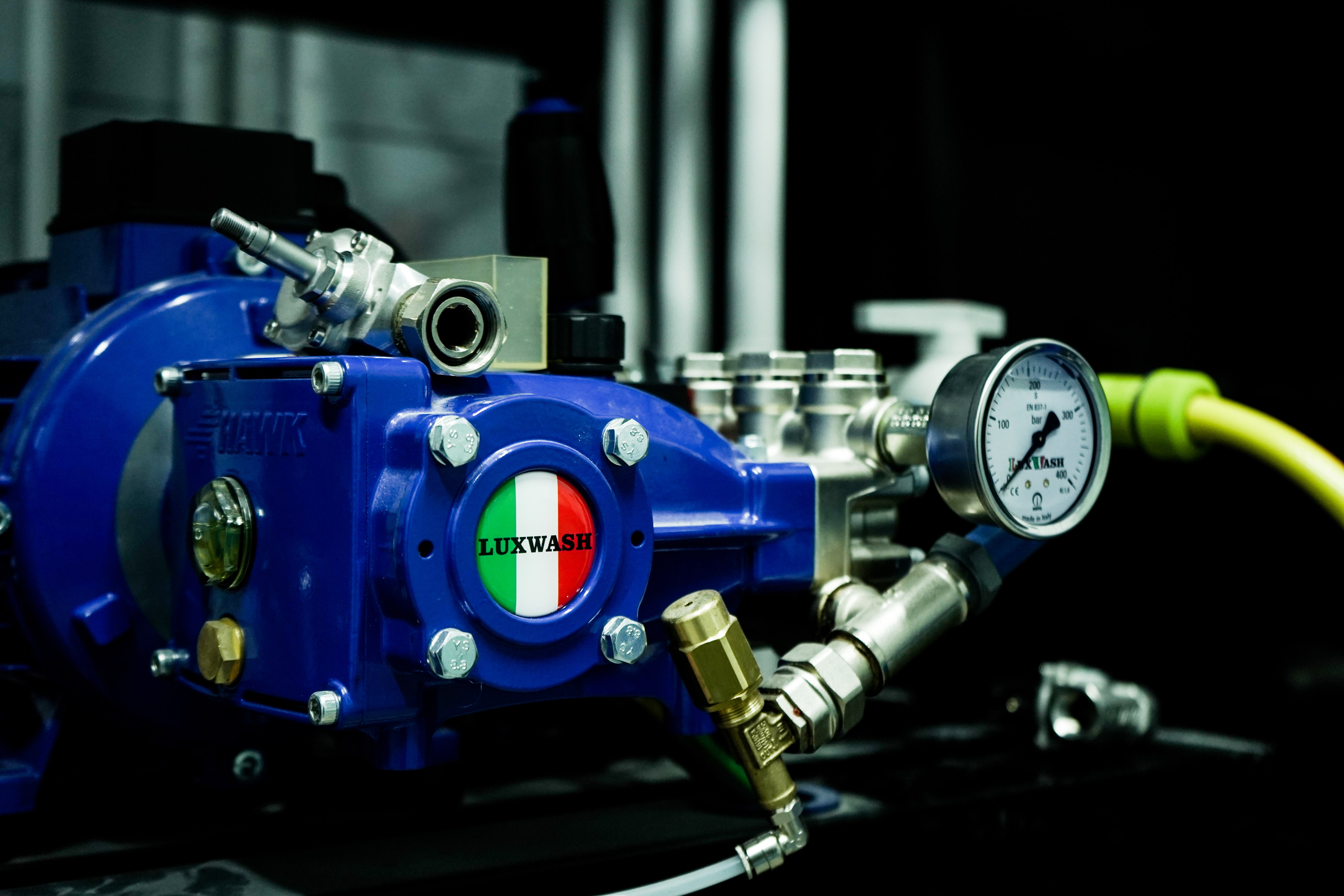 Надійні електродвигуни для мийки авто від італійської компанії «Nicolini»