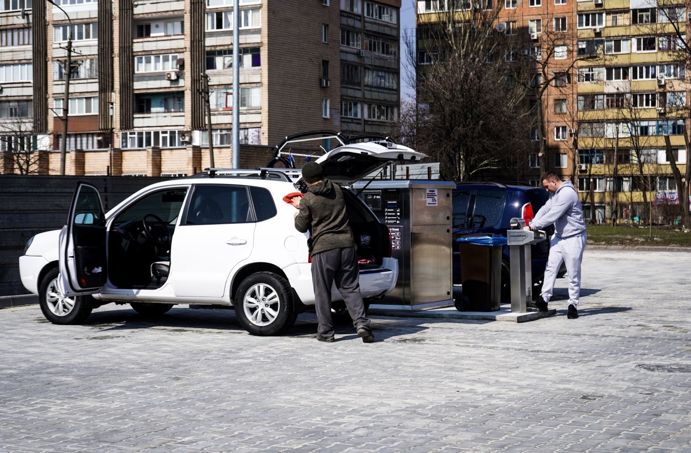 Пост самообслуживания автомобилей