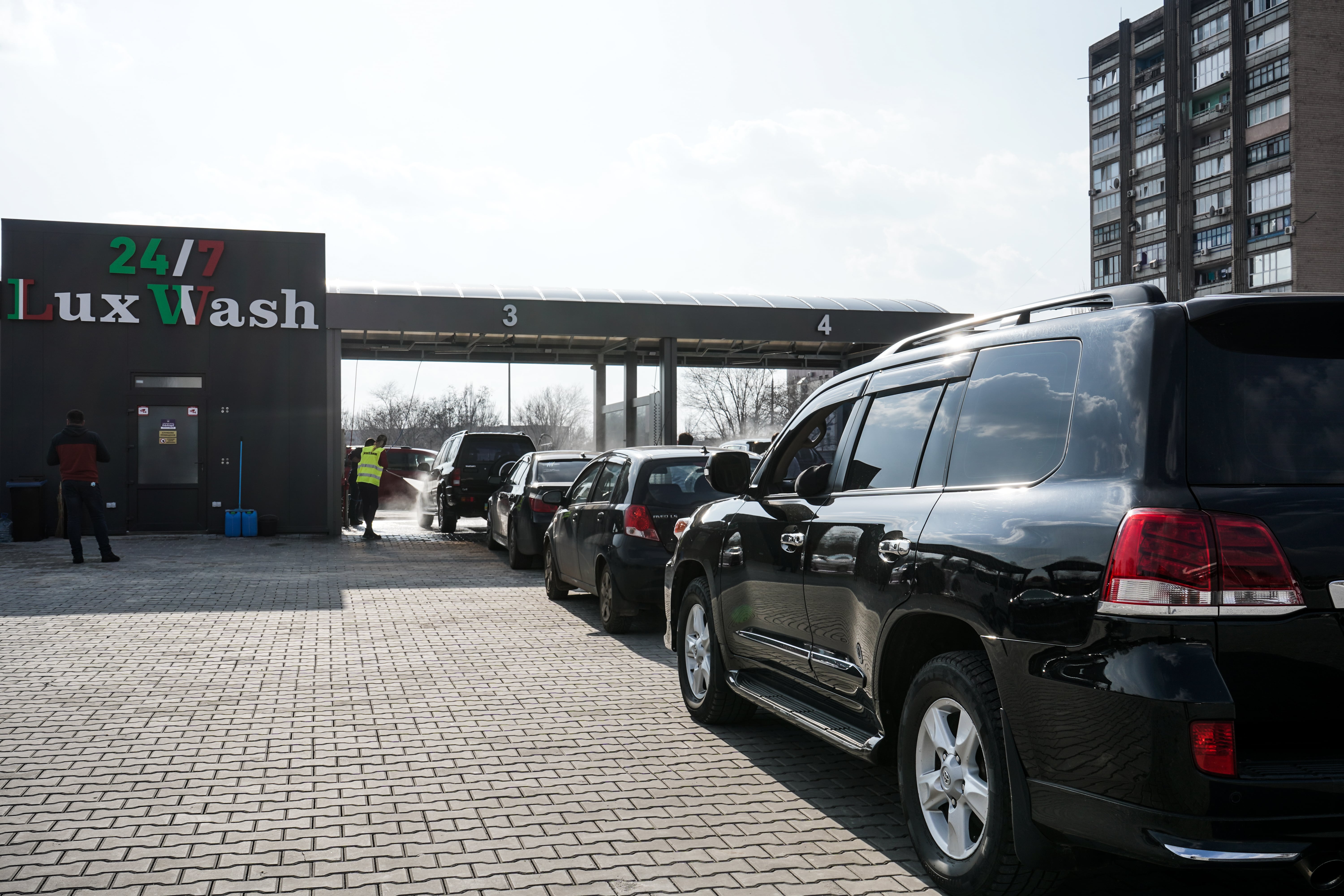 Постійне збільшення кількості автомобілів — важливий фактор рентабельності мийки самообслуговування в Києві