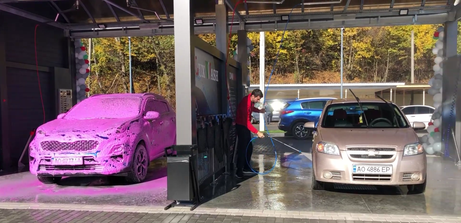 Качественная и доступная по цене самостоятельная мойка автомобиля клиентом